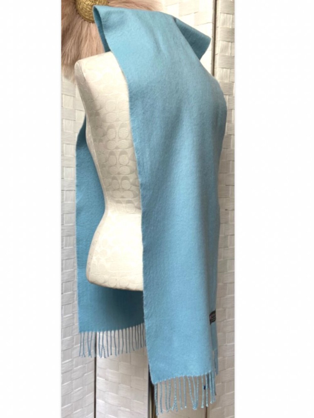 100% Cashmere Made In Scotland Rectangle Baby Blue Tassel Scarf - Picture 4 of 6